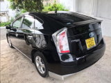 Hiriketiya Harmony: Elite Taxi Transfers from Beach Bliss to Airport Bustle